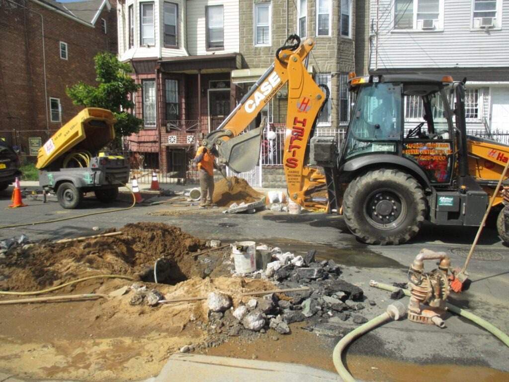 Customer Ignores Minor Water Main Leak…. Only to Discover Major Problem Down the Road