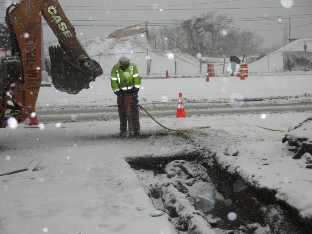 Reasons why it is Better to Replace a Water Main & Sewer During Winter or Summer